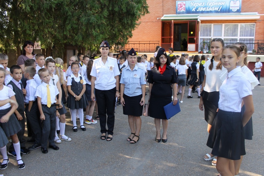 Каневские полицейские напомнили школьникам о ПДД