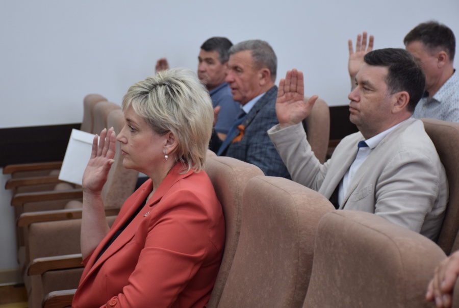 Тридцать вторая сессия райсовета депутатов состоялась в администрации района 17 мая
