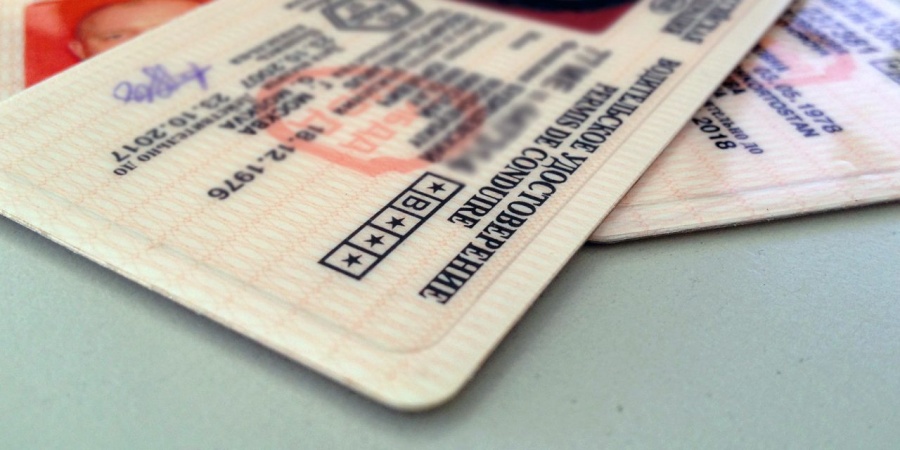 Срок действия истекших водительских удостоверений продлевается на три года