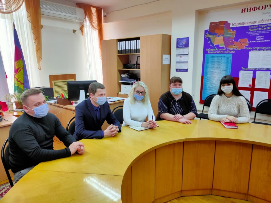 Состоялось заседание Молодежного общественного совета при ТИК Каневская 