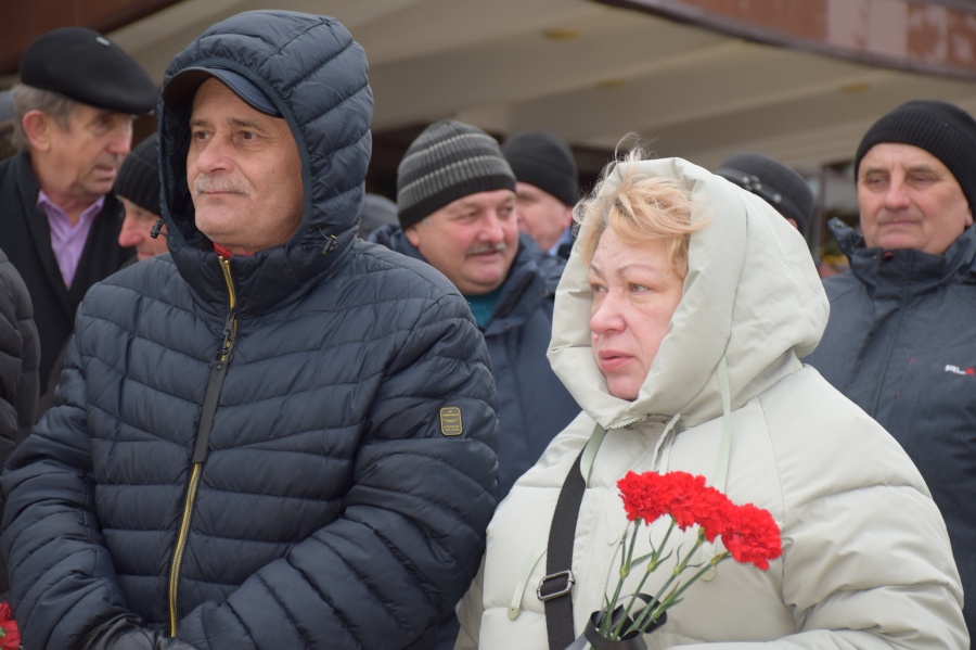 В память о воинах, погибших за пределами Отечества, в центре Каневской возложили цветы