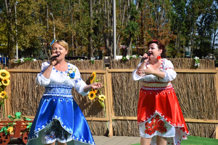 Работники культуры Каневского района создавали праздничную атмосферу на избирательных участках