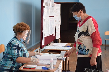 Жители района активно голосуют в последний день выборов
