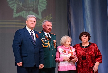 Капсулу памяти заложили каневчане для потомков солдат Великой Отечественной войны