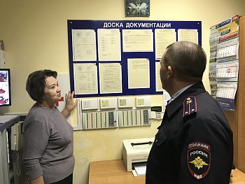В Каневской общественница проверила условия содержания в изоляторе временного содержания