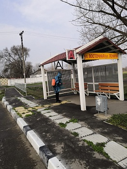 В Каневском районе дезинфицируют остановочные павильоны 