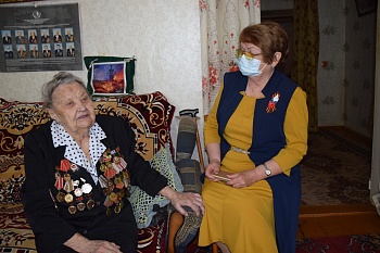 Глава района поздравил с наступающим Днем Победы Марию Васильевну Чупрасову