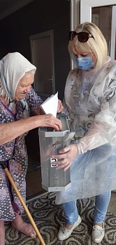 Некоторые жители Каневского района голосуют дома